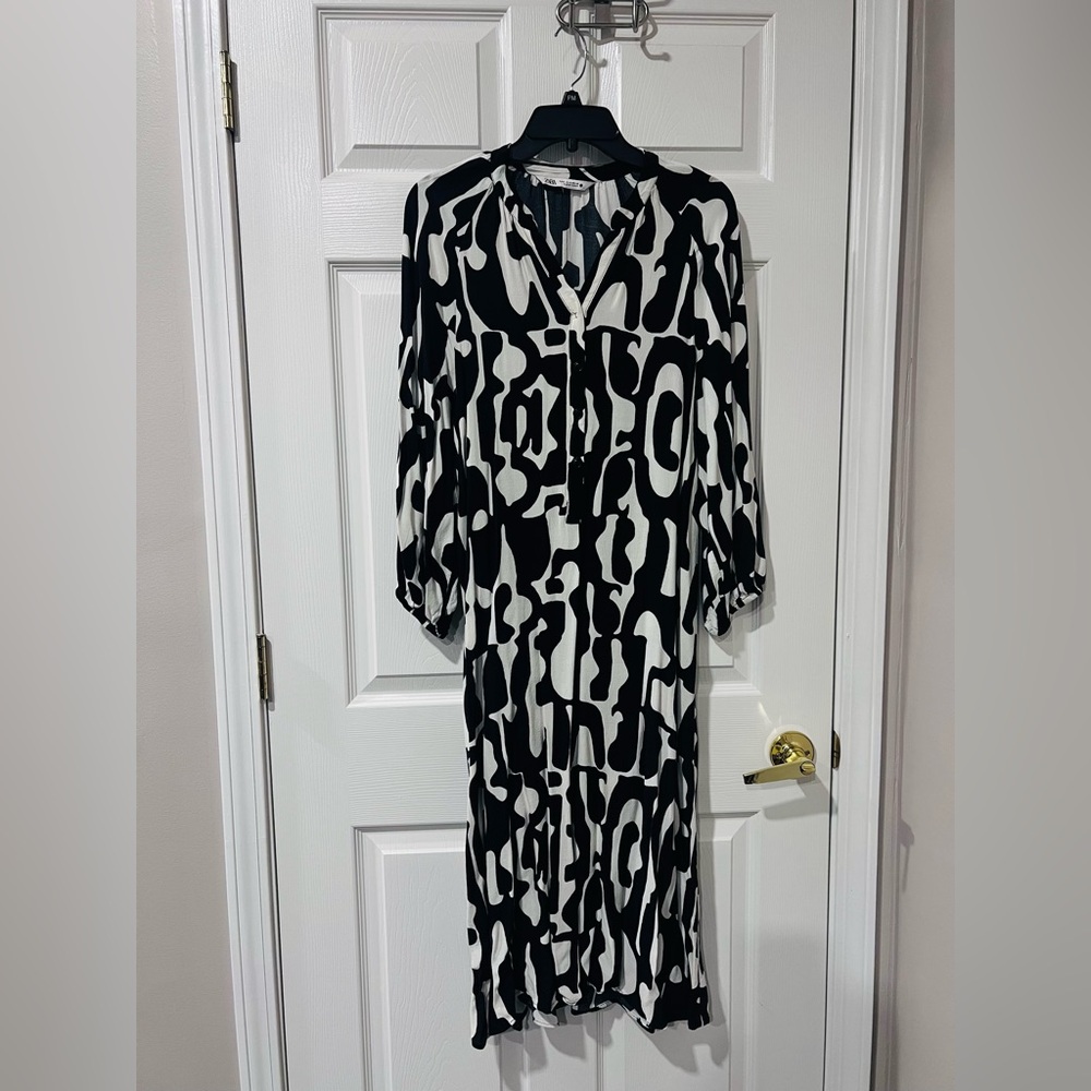 Zara Monochrome Abstract Long Sleeve Dress